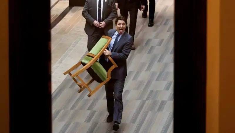Trudeau, Son Rüzgarı ile Sandalyesini de Alıp Gitti!