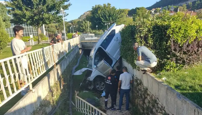 Muğla'da Feci Kaza: Direksiyon Kırınca Kaza Yapan Araçlar Neler Yaşadı?