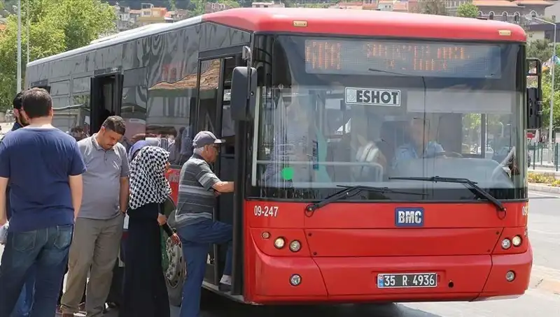 İzmir'de Öğrenci İndiriminde 30 Yaş Sınırı İhtimaline Ceza Geldi!