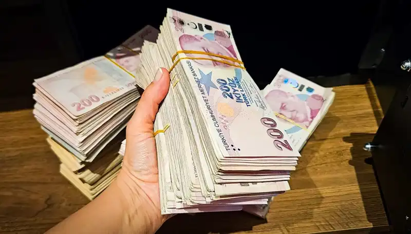 Türkiye'de Mevduat Tutarı 12 Trilyon Lirayı Aştı: Ekonomi Nereye Gidiyor?