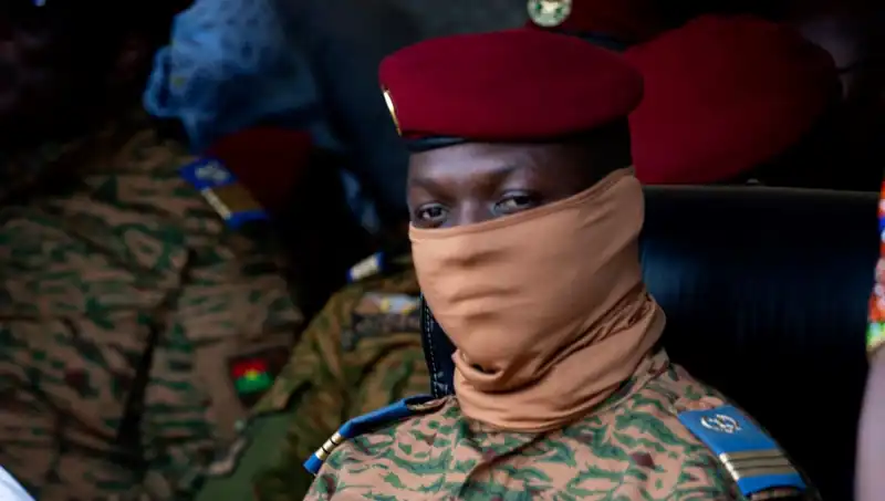 Burkina Faso'daki Askeri Yönetim Darbe Girişimini Nasıl Engelledi?