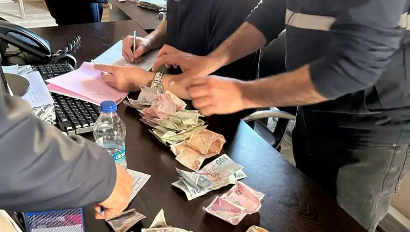 Antalya'da Şok Gelişme: Dilenci Operasyonunda 19 Bin Lira Ele Geçirildi