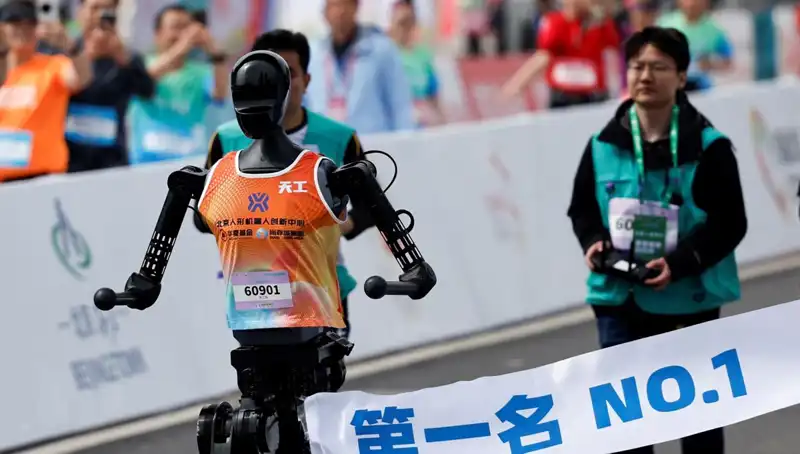 Çinli Robotlar Maraton Koşusunda İnsana Karşı Yarıştı: Yapay Zeka Dönemi