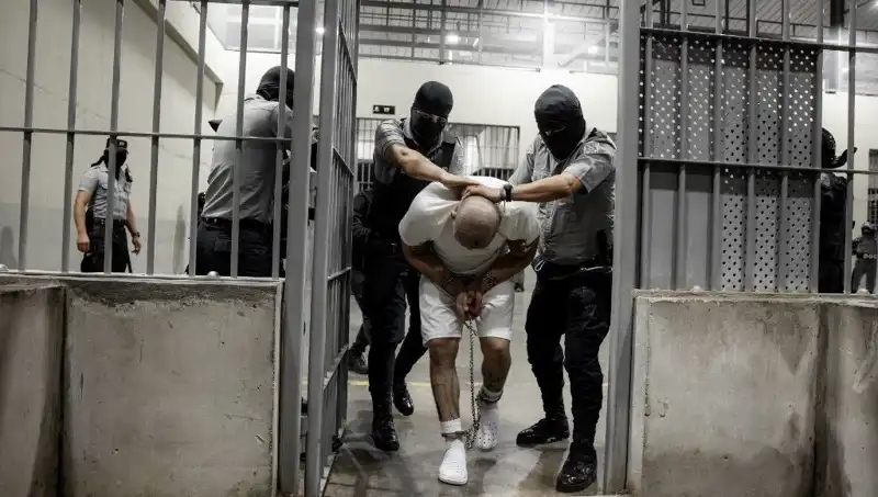 Trump’ın İsyanı: El Salvador Göçmen Krizine Dikkat Çekti