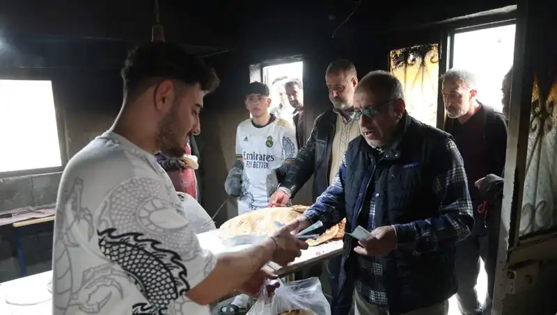 Ekmek Almak İçin 7 Kilometre Yürüyenler: Neden Bu Kadar Yoğun?
