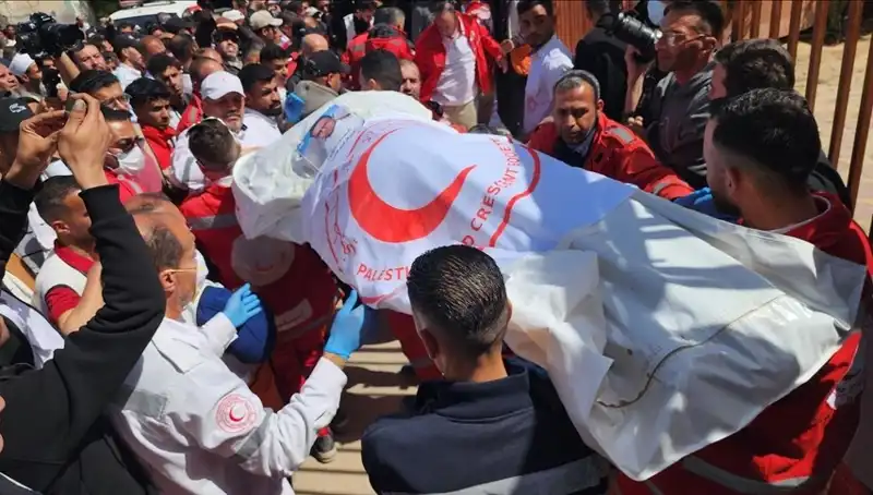 Gazze'de Katliamın Gizemli Yüzü: Otopsi Raporu Sağlıkçıları Hedeften Gösterdi