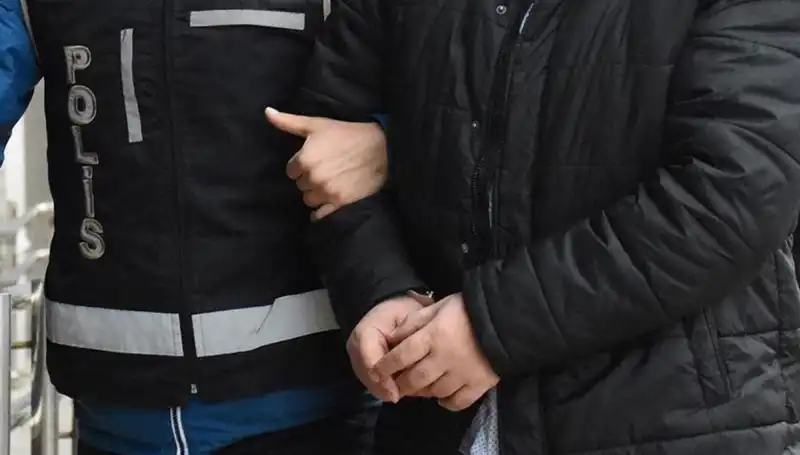 Sosyal Medyada Kadın Profiliyle Yapılan 500 Milyonluk Dolandırıcılık: 12 Suçlu Yakalandı
