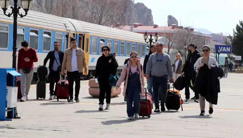 İranlı Turistlerin Nevruz Tatilinde Van’a Yığılması Bekleniyor