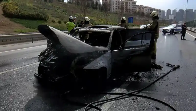 Alev Alev Yanan Otomobilin Küle Dönüşüm Hikayesi