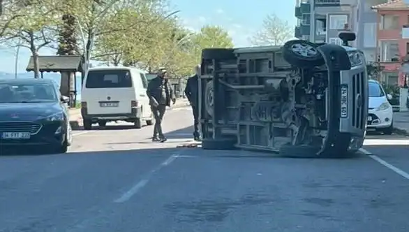 Otomobile Çarpan Araç Yan Yattı: Olay Yeri Detayları ve Tanıkların Anlatımı