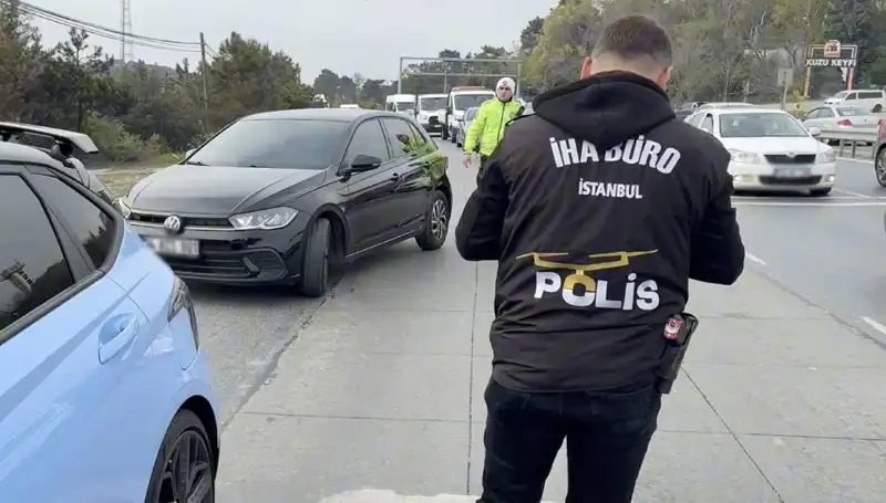 Emniyet Şeridini İhlal Eden Sürücü, Suçunu Yol Üzerinde Buldu!