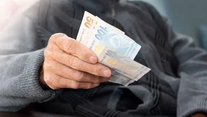 Emekli İkramiyesi 4 Bin TL Olacak: Tarihi Teklif Genel Kurul Gündeminde