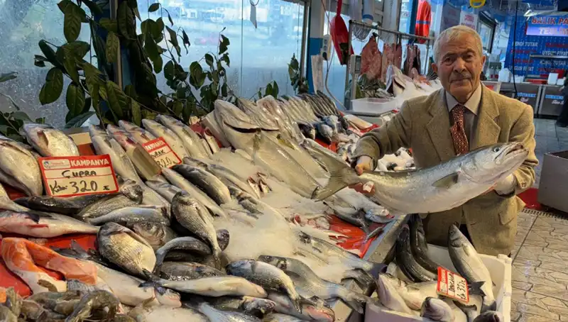 Ramazan'da Tezgahları Süsleyen Balık Fiyatları Düştü, Vatandaşın Yüzü Güldü!