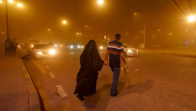Irak'ta Kum Fırtınası: Havalimanları Kapandı, Sağlık Krizi Başladı