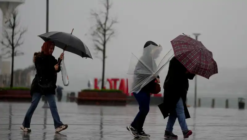 İstanbullulara Uyarı: Kuvvetli Sağanak Hafta Sonu Kapıda!