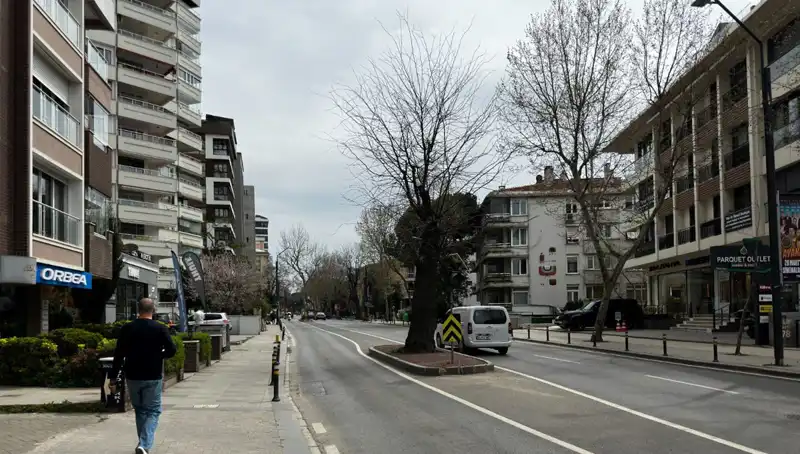 Kadıköy'de Kazalara Davetiye Çıkaran Tehlikeli Cadde İnceleniyor