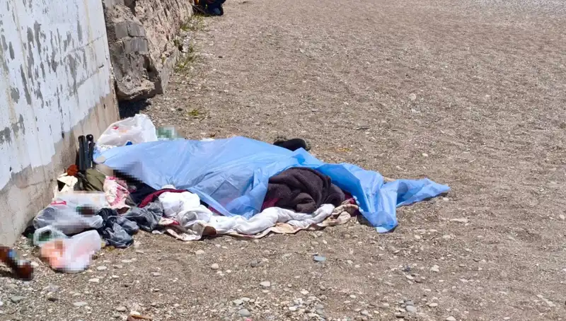 Konyaaltı Sahili'nde Gizemli Ceset Bulundu: Detaylar Şoke Etti
