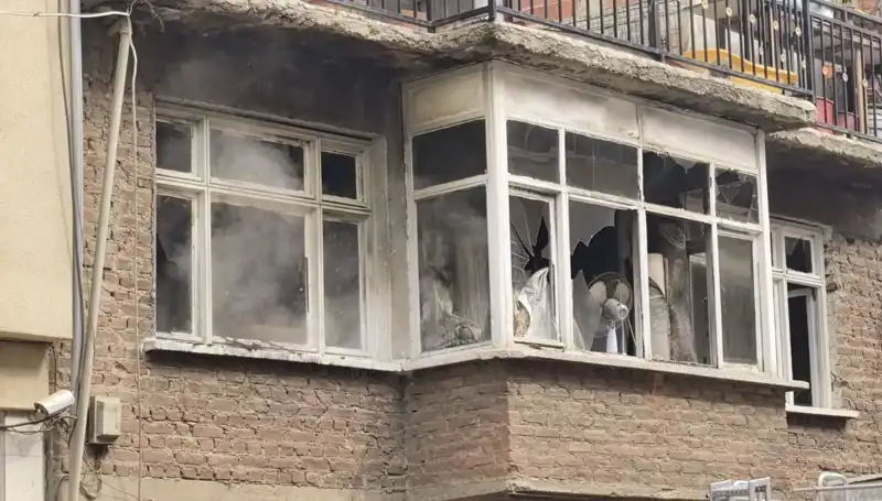 Bursa'da Alevlere Teslim Olan 2 Katlı Evde Yaşanan Korkunç Yangın