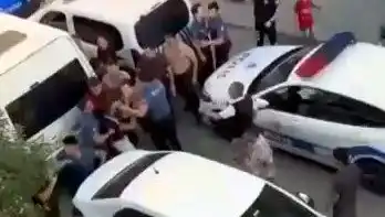 Sosyal Medya Kavgaları Sokaklarda Büyüyor: 2 Polis ve 4 Yaralı
