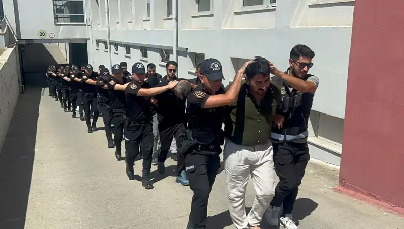 Adana'da Tarihi Eroin Operasyonu: 825 Kilo Ele Geçirildi, 16 Tutuklandı